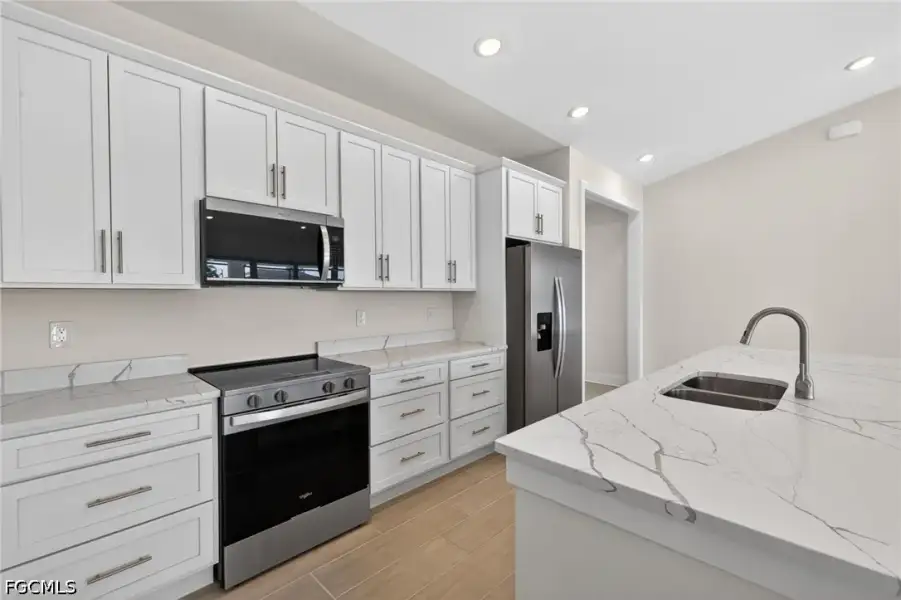 Furnished interior view inside a new home in Cape Coral, Cape Coral (Image 13).