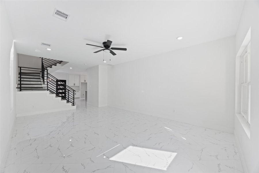 Spacious, unfurnished interior of a new home in , Houston (Image 23).