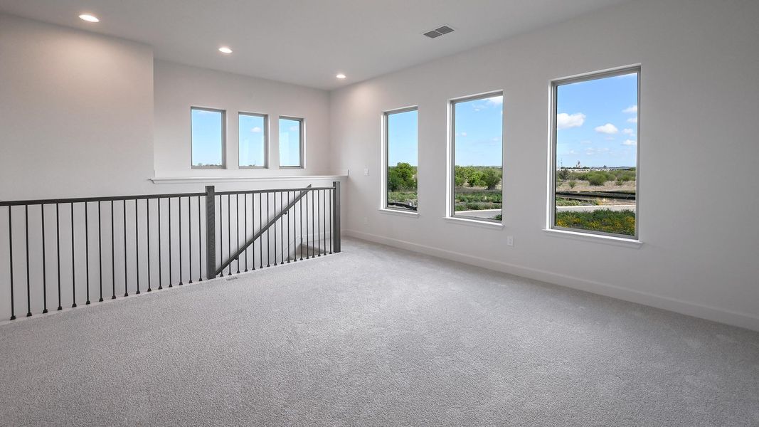 Spacious, unfurnished interior of a new home in The Parklands, Schertz (Image 16).
