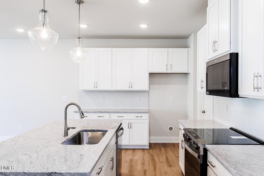 VNF-Lot 51-Aurora_QMI (6) VNF-Lot 51-Aurora_QMI (6)
