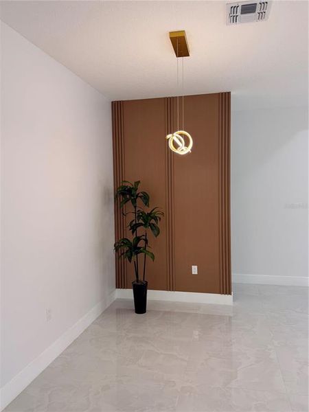 Spacious, unfurnished interior of a new home in , Tampa (Image 16).