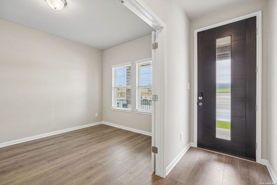 Spacious, unfurnished interior of a new home in Arcadia Ridge - Premier Series, San Antonio (Image 43).