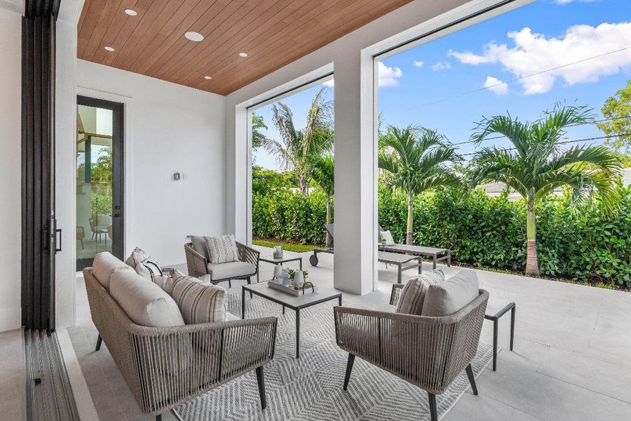 Indoor/Outdoor Living