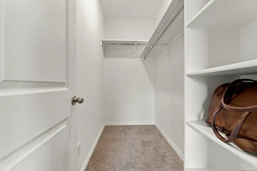 Spacious, unfurnished interior of a new home in , San Antonio (Image 20).