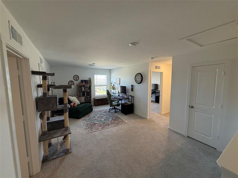 Furnished interior view inside a new home in Mobberly Farms, Pilot Point (Image 10).