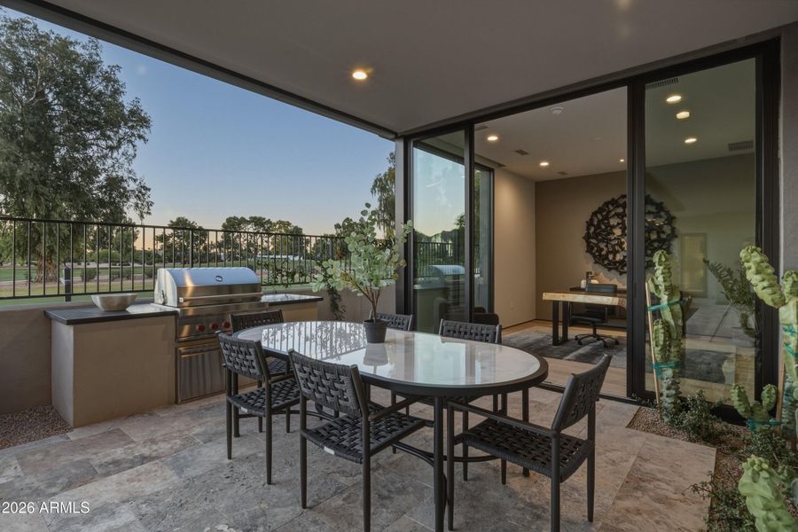 064_Outdoor Dining 064_Outdoor Dining