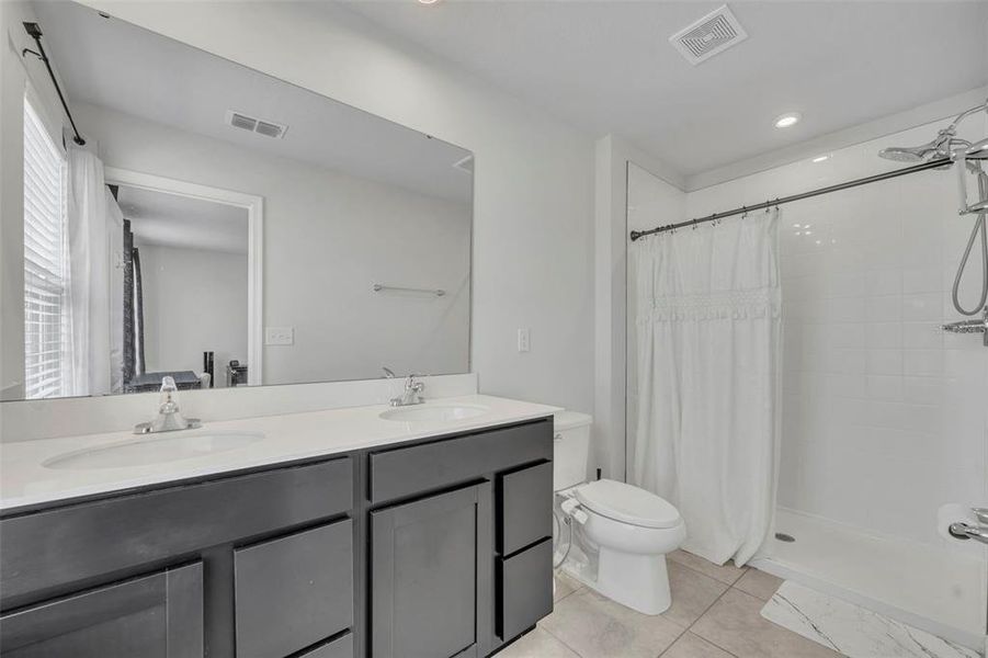 Furnished interior view inside a new home in , Haines City (Image 11).