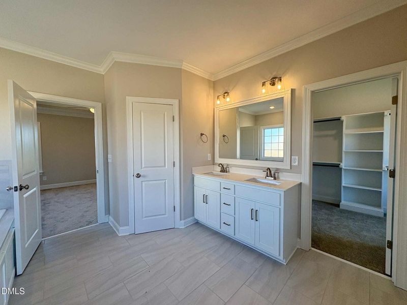 d80402d1-682c-4066-a138-cbcfa5a249e6