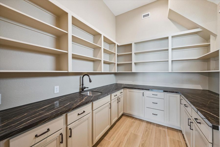 Furnished interior view inside a new home in , Kemah (Image 11).