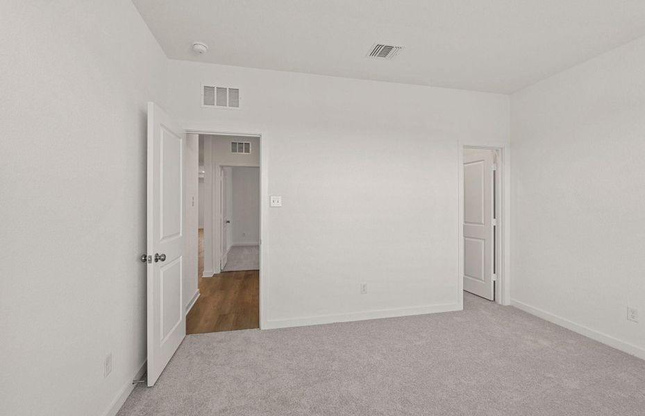 Spacious, unfurnished interior of a new home in Skyview, Belton (Image 12).