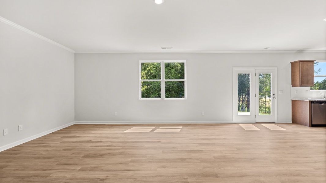Representative unfurnished interior of a home built from the Hanover by D.R. Horton in Northwoods at Mirror Lake, Villa Rica (Image 28).