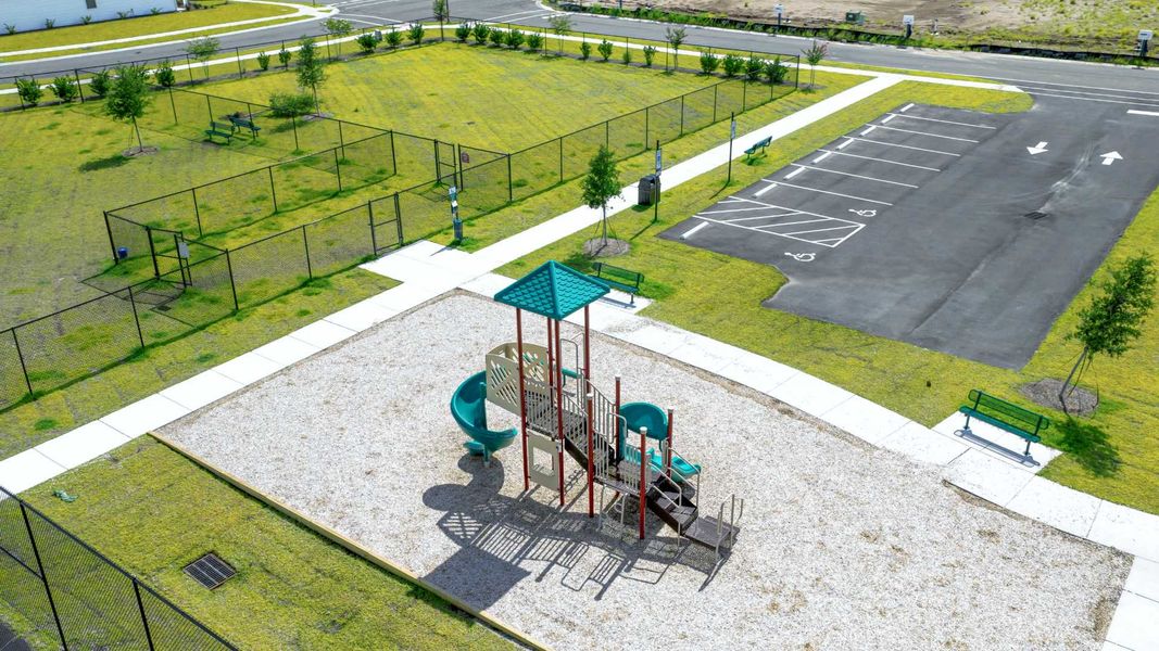 Community amenities in Grayson Park, Leland (Image 32).