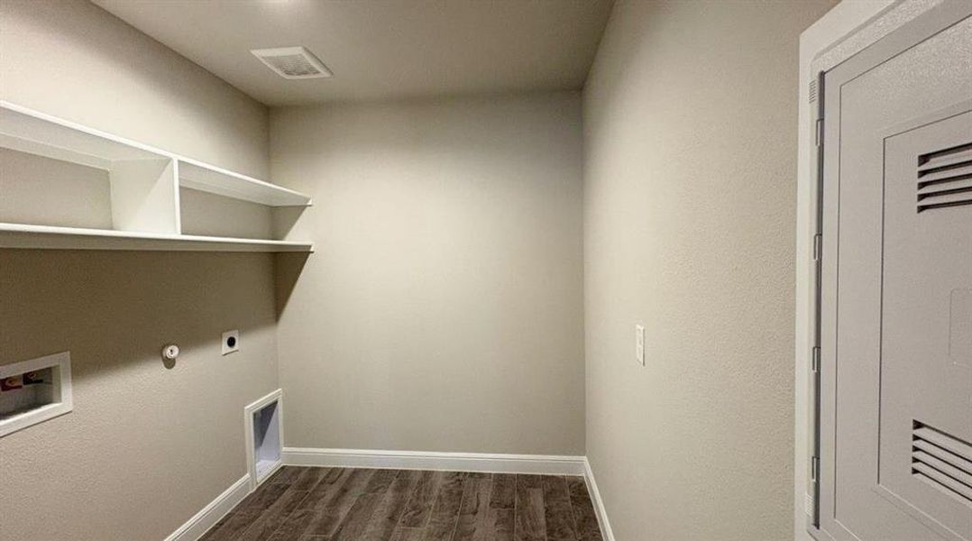 Spacious, unfurnished interior of a new home in Sandstone Estates, Granbury (Image 27). Spacious, unfurnished interior of a new home in Sandstone Estates, Granbury (Image 27).