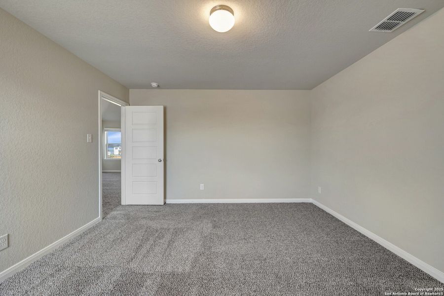 Spacious, unfurnished interior of a new home in Park Place, New Braunfels (Image 34). Spacious, unfurnished interior of a new home in Park Place, New Braunfels (Image 34).