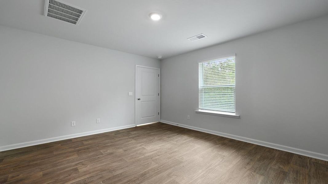 Spacious, unfurnished interior of a new home in Center Pointe, Santee (Image 11).