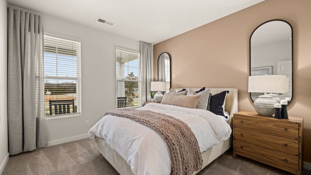 3731 Hawthorne Bed5 1of3 F1