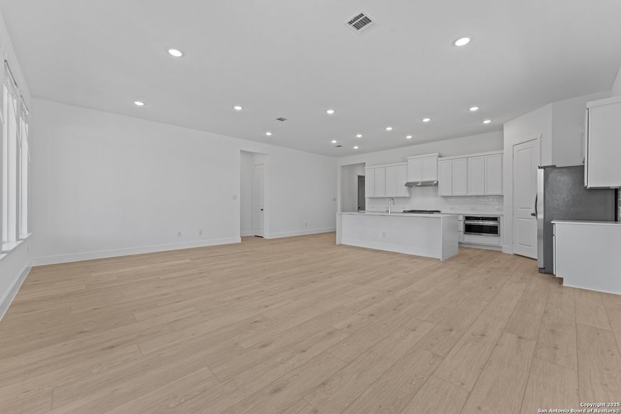 Image 27 of a home in . Image 27 of a home in .