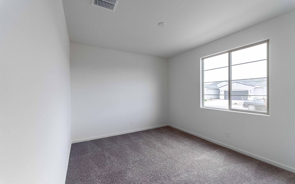 Spacious, unfurnished interior of a new home in Rancho Mirage, Maricopa (Image 15).