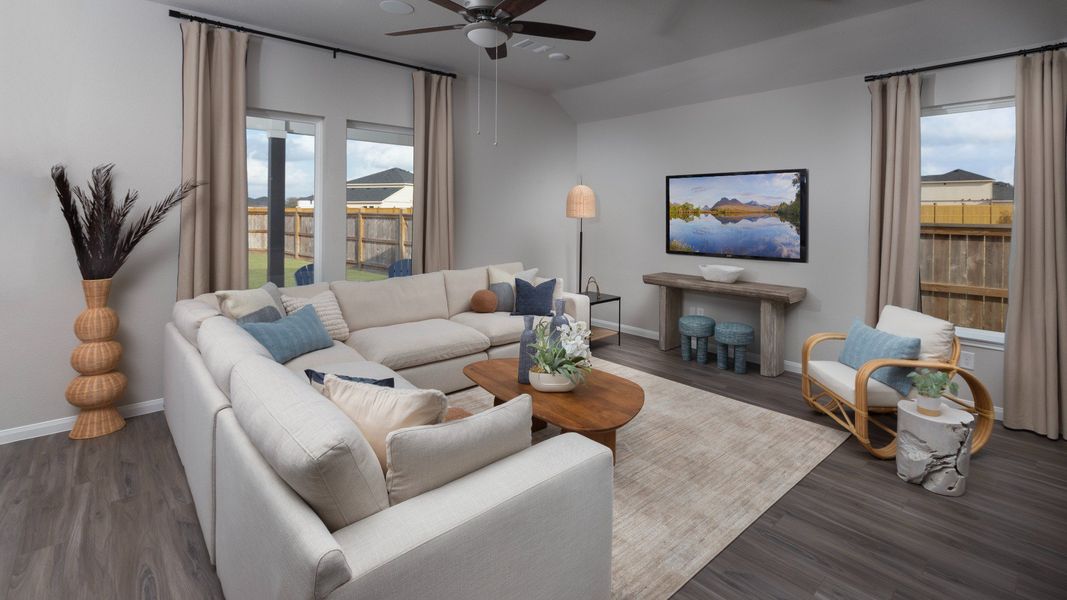 Representative furnished interior of a home built from the The Highlands by Legend Homes in Lake Conroe Area Homes, Montgomery (Image 7).