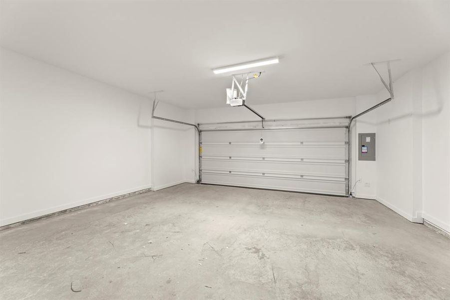 1831 Azalea_2284_Magnolia II_Garage