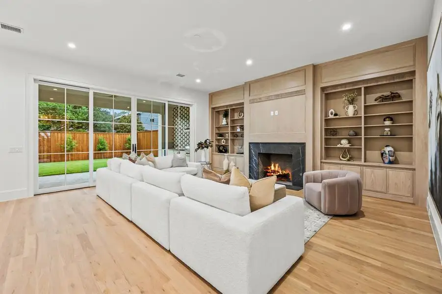 Furnished interior view inside a new home in , Dallas (Image 11). Furnished interior view inside a new home in , Dallas (Image 11).