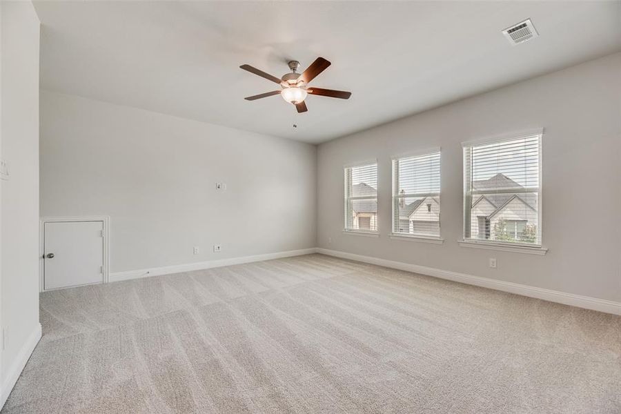 Spacious, unfurnished interior of a new home in Villages of Hurricane Creek, Anna (Image 12). Spacious, unfurnished interior of a new home in Villages of Hurricane Creek, Anna (Image 12).