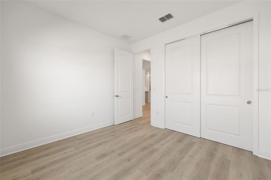 Spacious, unfurnished interior of a new home in , Ocala (Image 17).