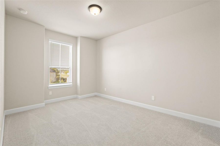 Spacious, unfurnished interior of a new home in Waterstone on Lake Conroe, Montgomery (Image 28).