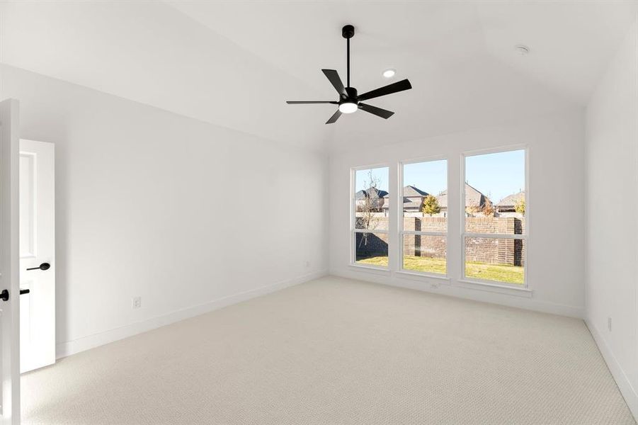 Spacious, unfurnished interior of a new home in Valencia on The Lake, Little Elm (Image 16).