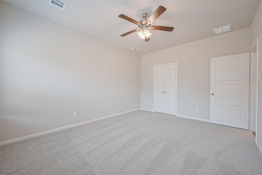 Spacious, unfurnished interior of a new home in Woodland Lakes, Huffman (Image 33). Spacious, unfurnished interior of a new home in Woodland Lakes, Huffman (Image 33).