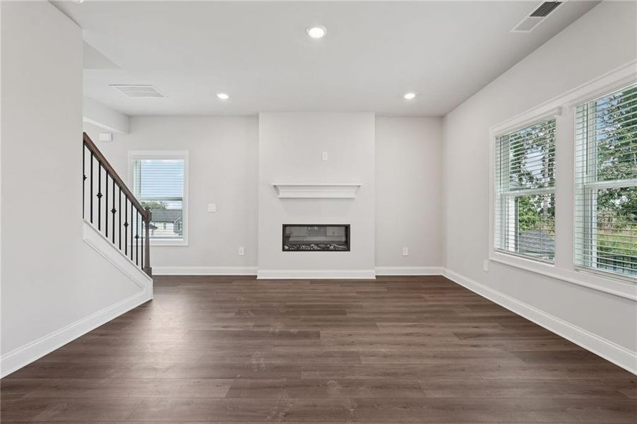 Spacious, unfurnished interior of a new home in Hemingway - Reserve Series, Cumming (Image 21).