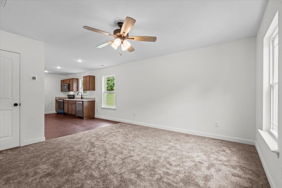 Representative unfurnished interior of a home built from the Kline by Enchanted Homes in Gentry Place, Spartanburg (Image 10).