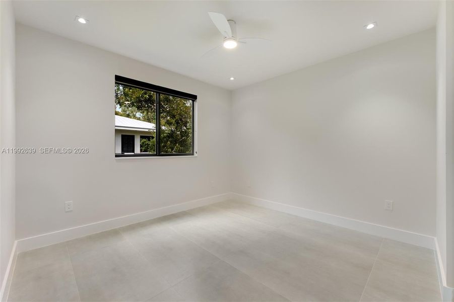 Spacious, unfurnished interior of a new home in , Key Largo (Image 44).