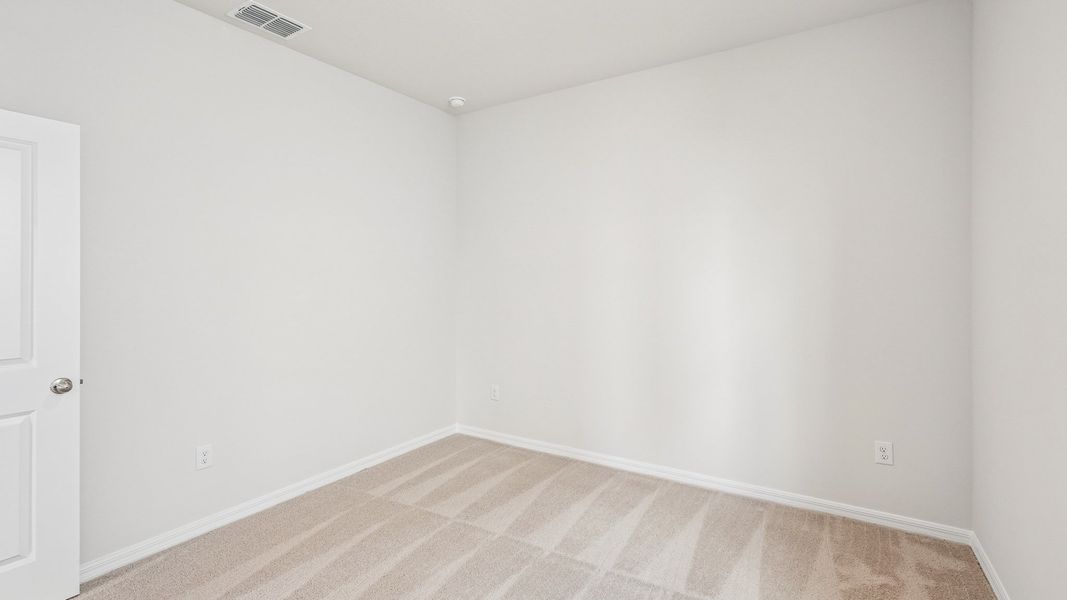 Representative unfurnished interior of a home built from the Lantana by D.R. Horton in Silverstone North, Palmetto (Image 25).