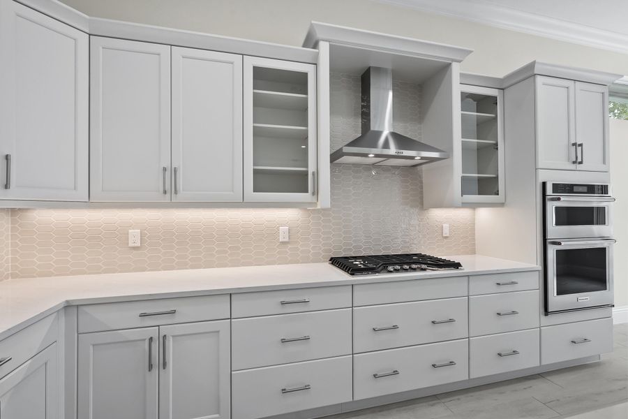 4232 Montagu Ave_Amaryllis_Lot 15_24