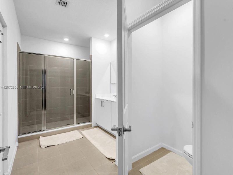 Spacious, unfurnished interior of a new home in , Homestead (Image 56).