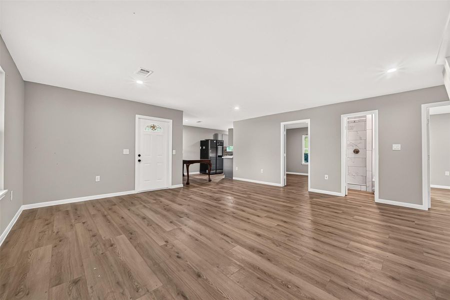 Spacious, unfurnished interior of a new home in , Boling (Image 14). Spacious, unfurnished interior of a new home in , Boling (Image 14).