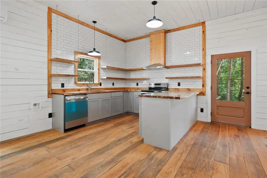 Furnished interior view inside a new home in , Sautee Nacoochee (Image 12). Furnished interior view inside a new home in , Sautee Nacoochee (Image 12).