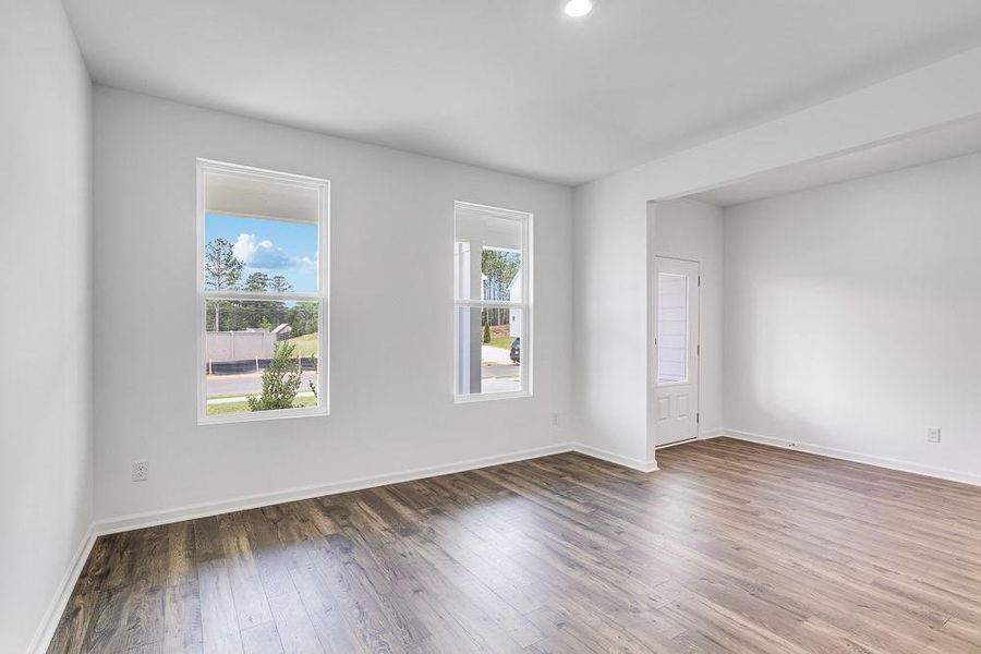 Spacious, unfurnished interior of a new home in Heritage River, Euharlee (Image 23).