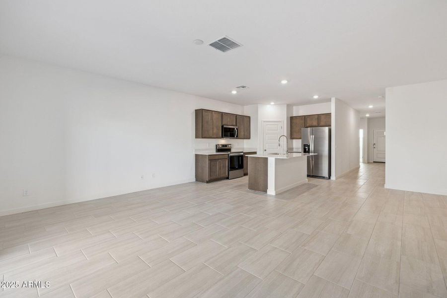 7-web-or-mls-23968-w-pima-st