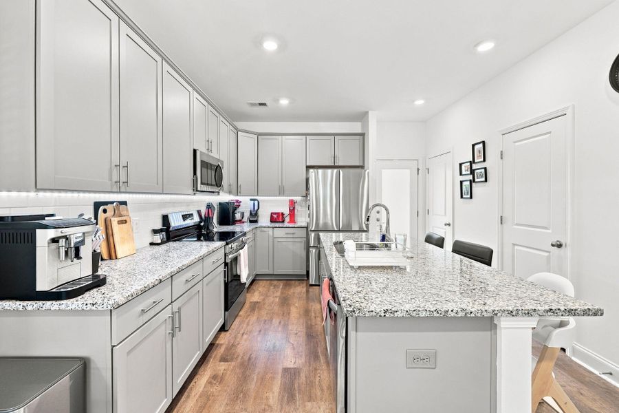 Furnished interior view inside a new home in , Wando (Image 16).