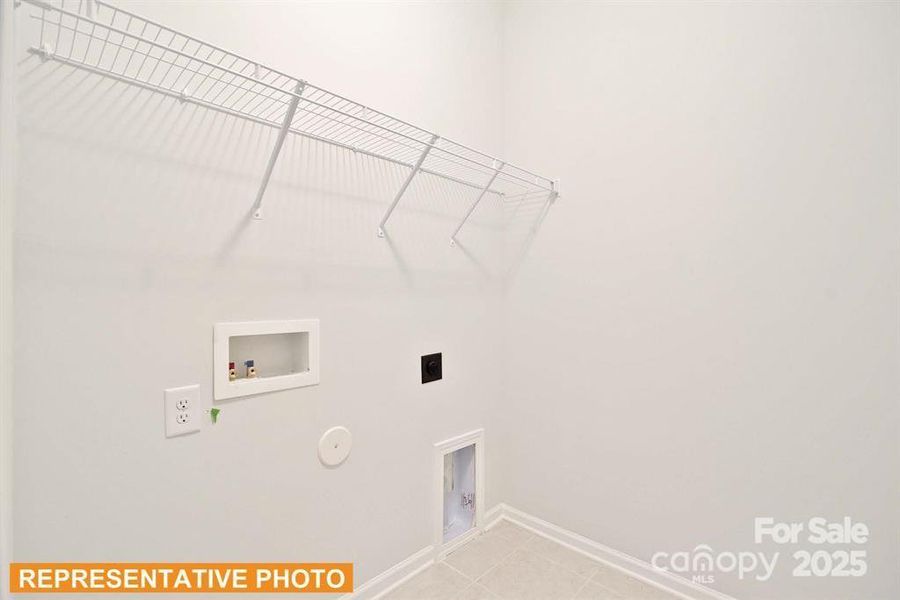 Spacious, unfurnished interior of a new home in Pine Bluff, Midland (Image 9).