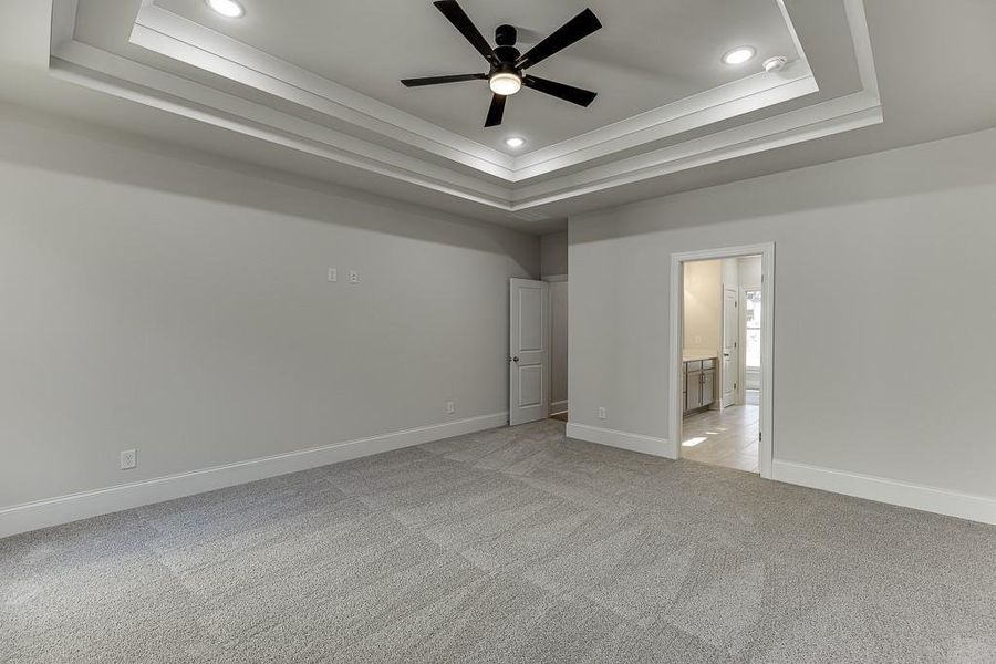 Spacious, unfurnished interior of a new home in , Bishop (Image 46).