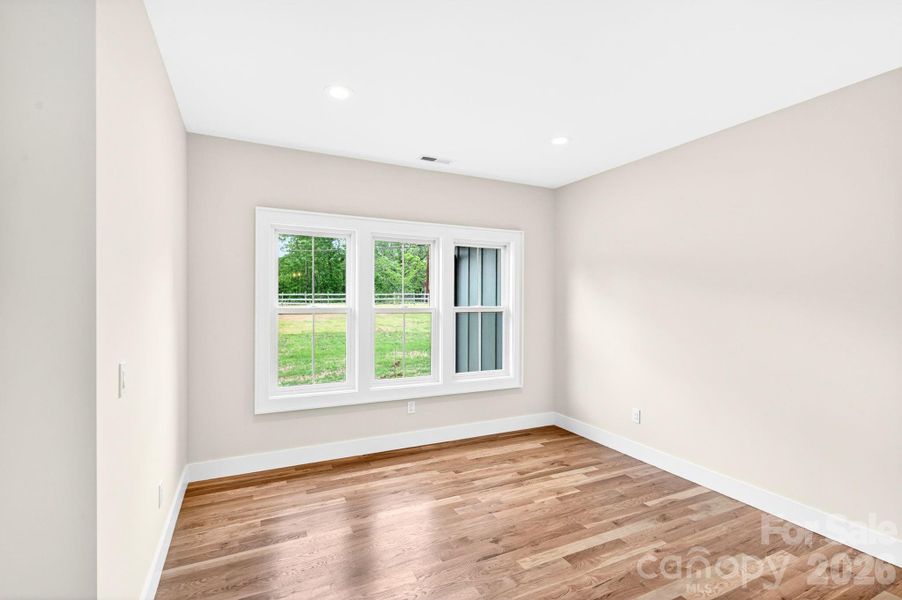 Spacious, unfurnished interior of a new home in , Mills River (Image 34).
