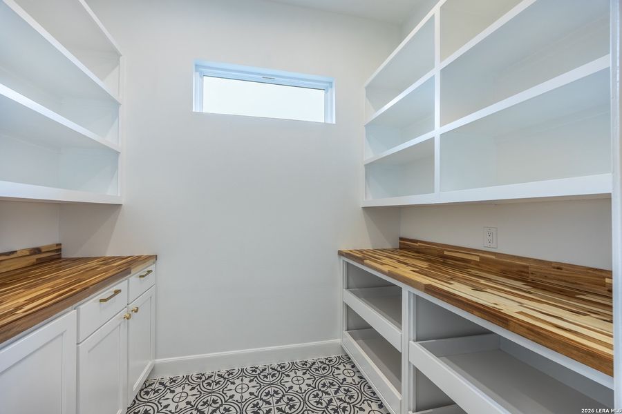 Image 27 of a home in .