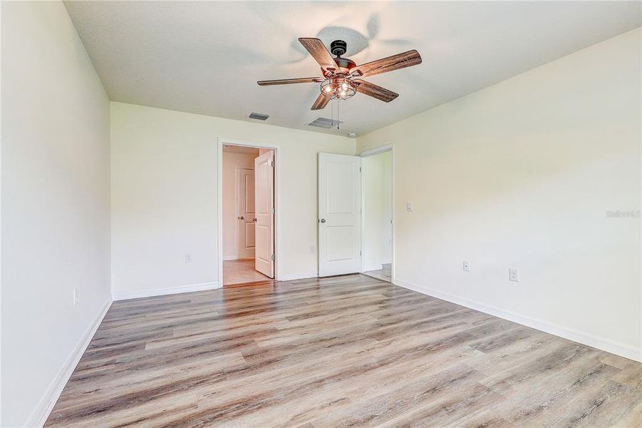 Spacious, unfurnished interior of a new home in , Spring Hill (Image 25).