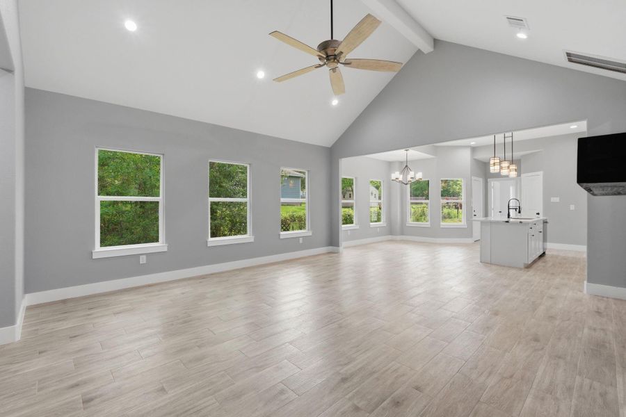 Spacious, unfurnished interior of a new home in , Willis (Image 31).