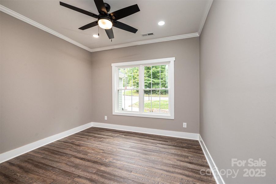 Spacious, unfurnished interior of a new home in , Lenoir (Image 34).