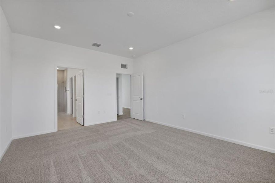 Spacious, unfurnished interior of a new home in Crossroads at Kelly Park, Apopka (Image 28). Spacious, unfurnished interior of a new home in Crossroads at Kelly Park, Apopka (Image 28).