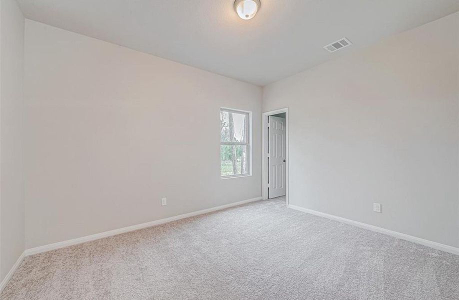 Spacious, unfurnished interior of a new home in , Houston (Image 7).